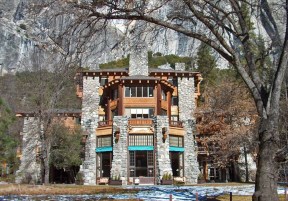 Yosemite-Ahwahnee-frontext-719x502